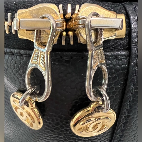 ‼️SOLD‼️ Chanel Vintage CC Timeless Caviar Vanity Cosmetic Makeup Case Black - Picture 14 of 16